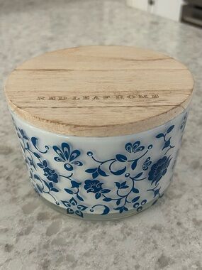 “New” Red Leaf Home Blue Floral Wood-Lid 16.5 oz Candle-Midnight Citrus